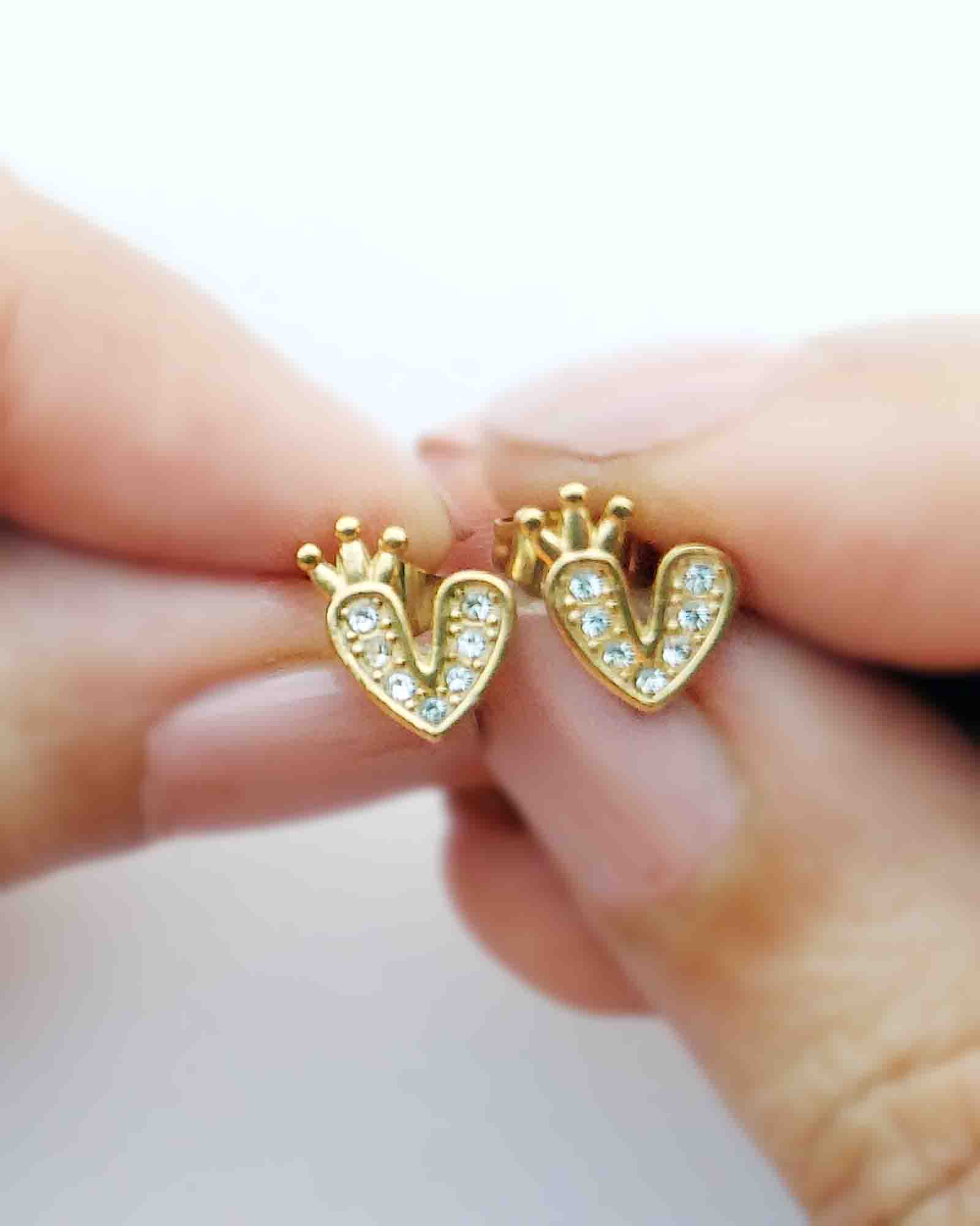 Queen love 18k gold plated waterproof earrings